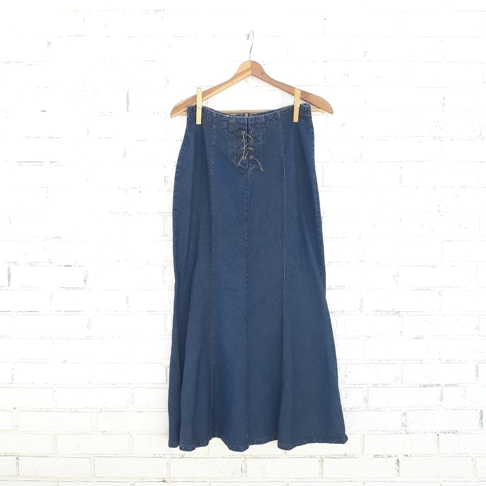 Vintage Y2K Denim Flare Skirt size 4 Faded Glory